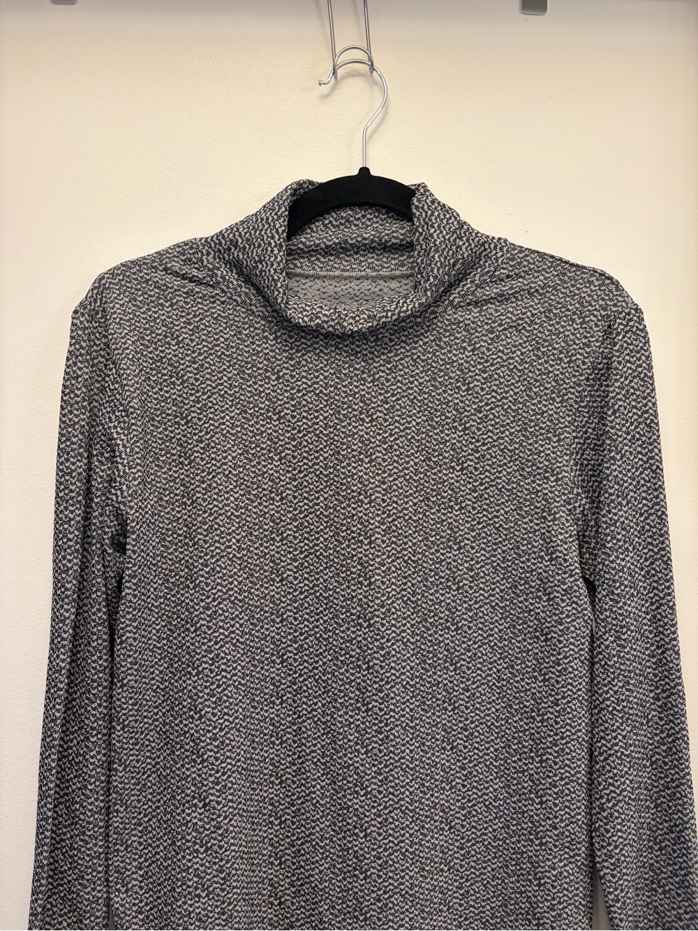 Athleta Gray Marled Funnel Cowl Neck Turtleneck Long Sleeve Top M - Picture 2 of 9